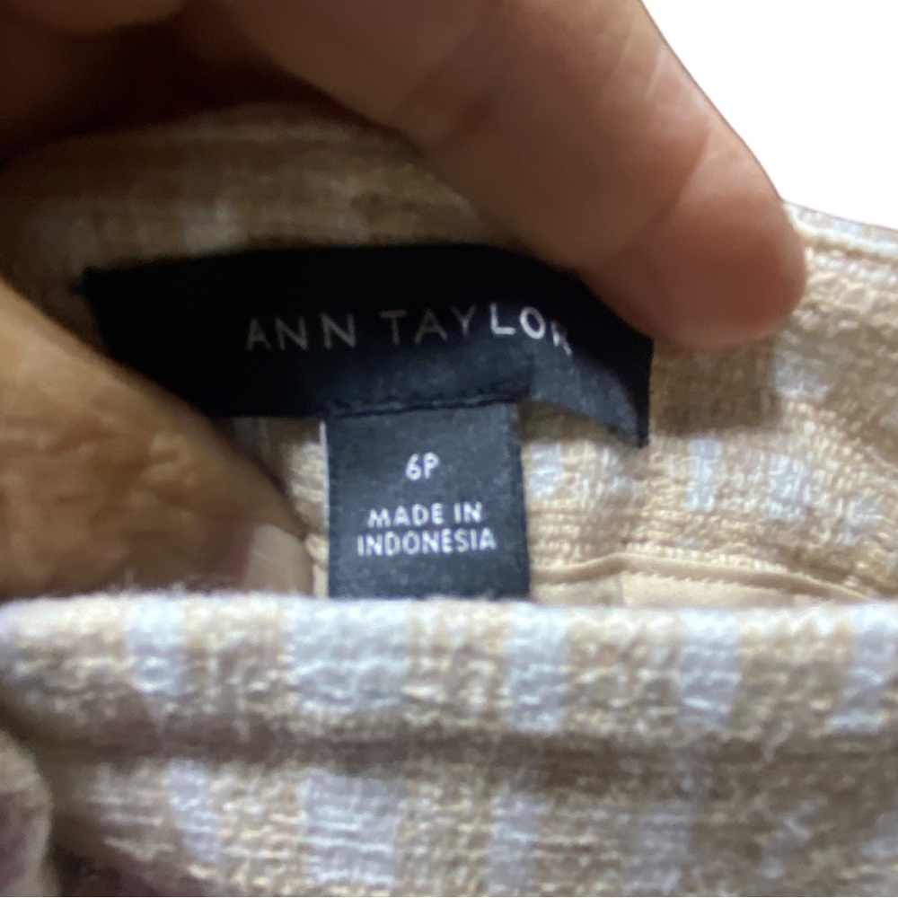 Ann Taylor Beige Patterned Capris - image 5